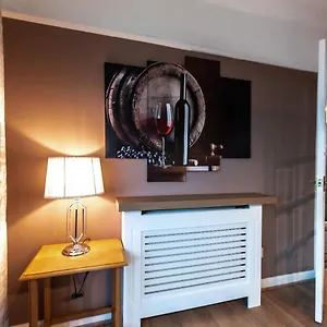 Holiday home Cheerful 3-bedroom Douglas House With Patio, Southampton