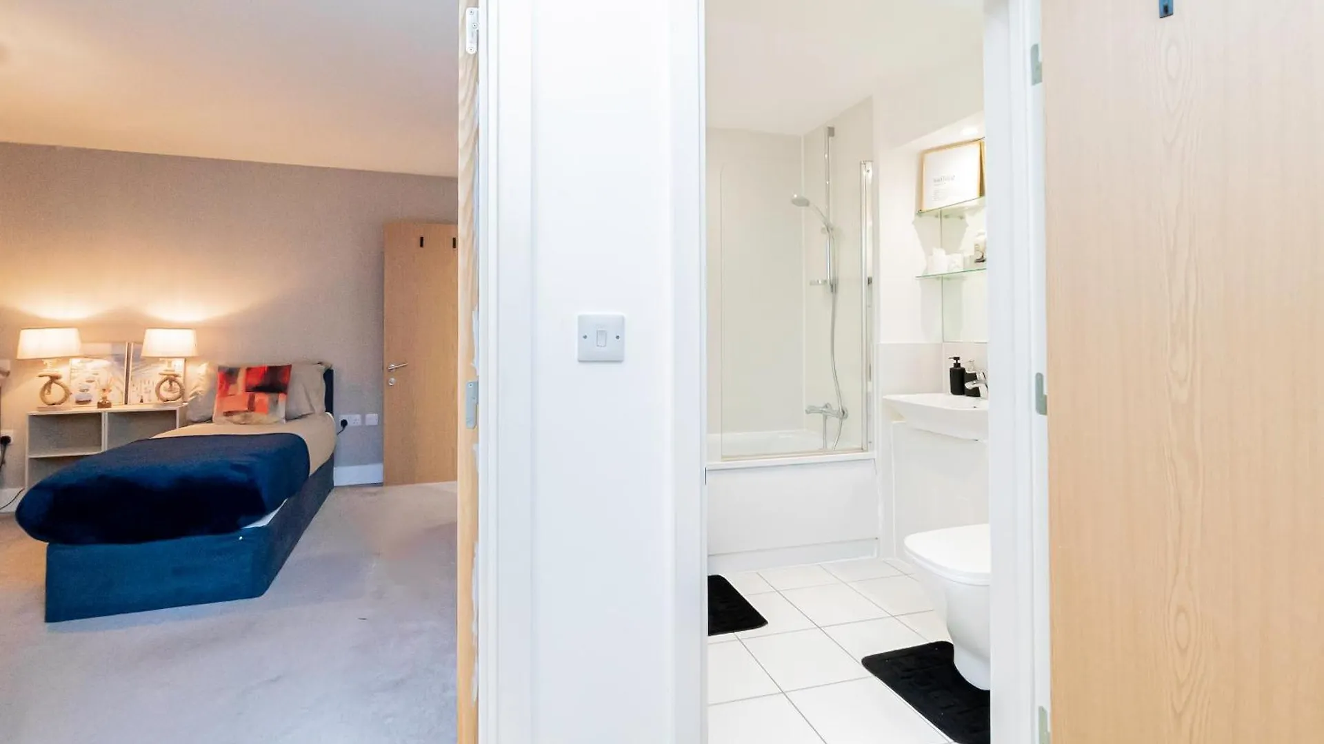 Holiday home Modern 2Br Retreat In Southampton - Balcony, Free Parking & Wifi Villa United Kingdom