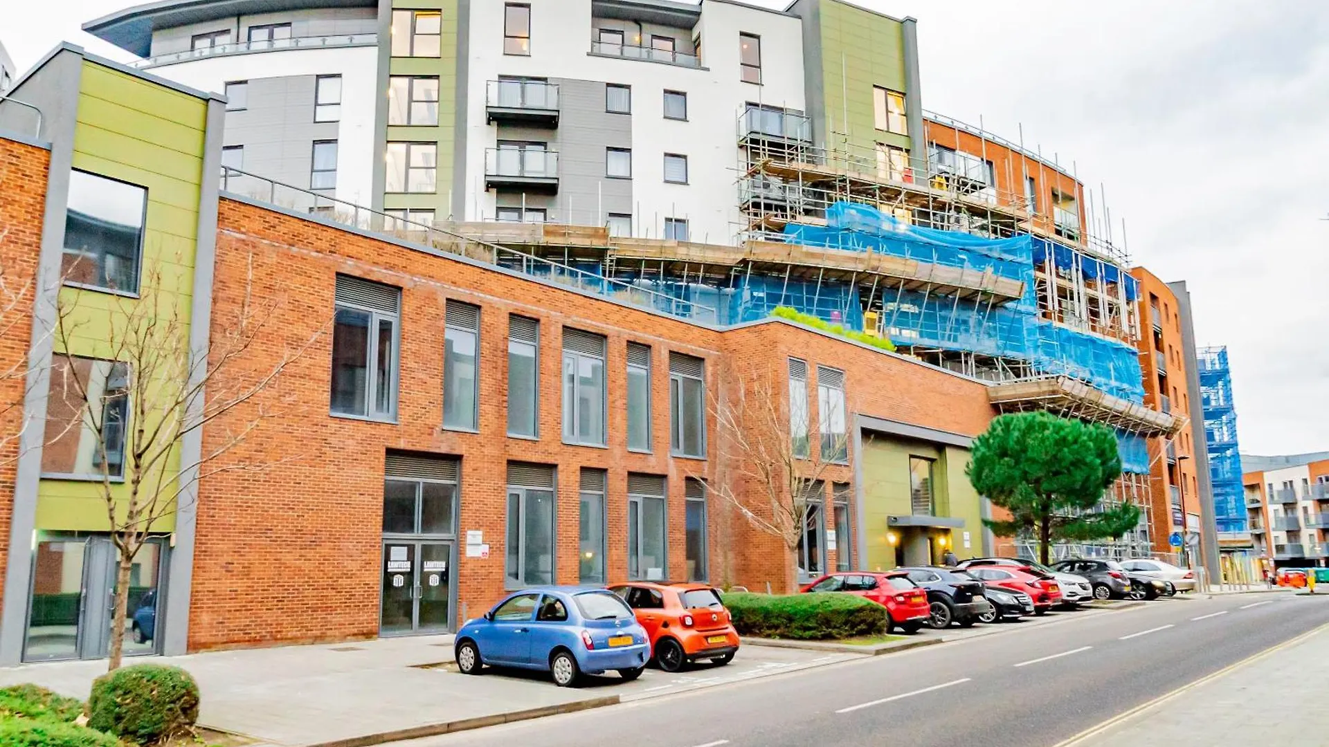 Modern 2Br Retreat In Southampton - Balcony, Free Parking & Wifi Villa 0*,